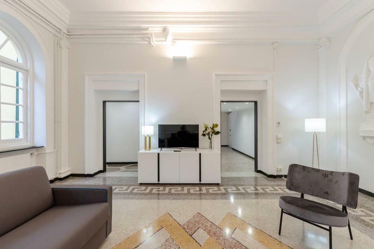 Joivy Elegant Flat For 7, In The Heart Of Genoa Apartment Exterior photo