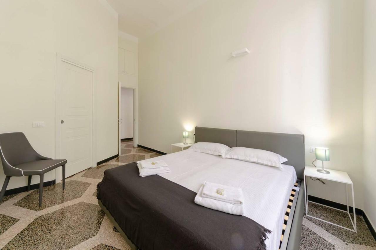 Joivy Elegant Flat For 7, In The Heart Of Genoa Apartment Exterior photo